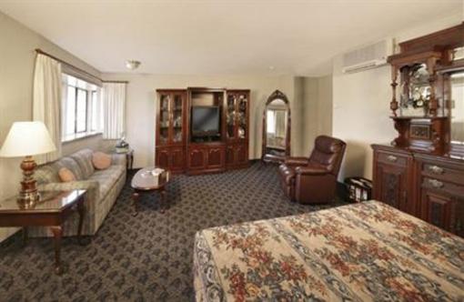 фото отеля Sands Inn & Suites