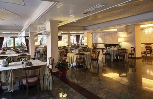 фото отеля Hotel Apeneste