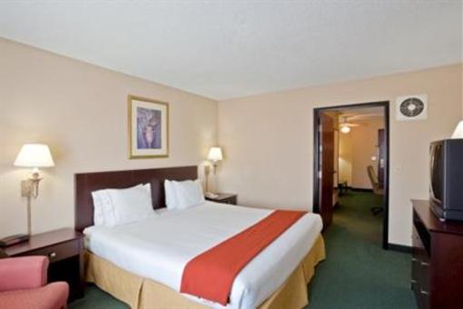 фото отеля Holiday Inn Express Liberal