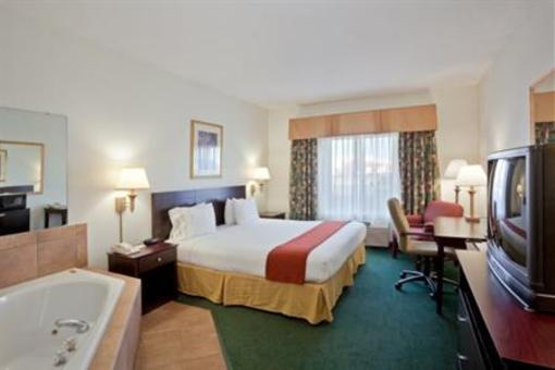 фото отеля Holiday Inn Express Liberal