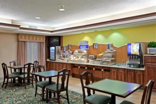 фото отеля Holiday Inn Express Liberal