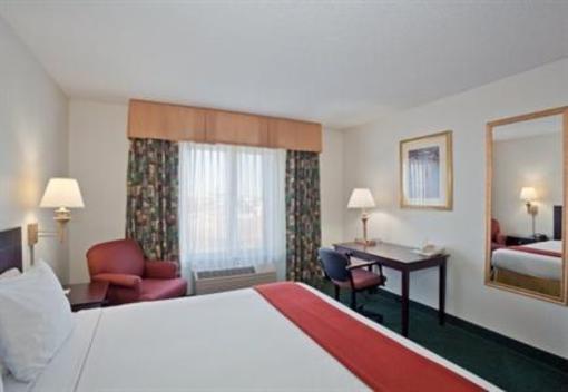 фото отеля Holiday Inn Express Liberal