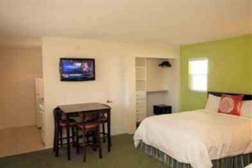 фото отеля Carousel Inn Fort Myers Beach