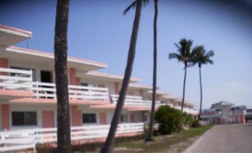 фото отеля Carousel Inn Fort Myers Beach