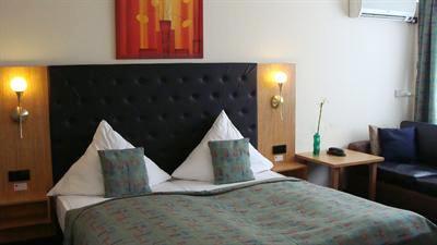 фото отеля Hotel Aviv Am Flughafen Berlin