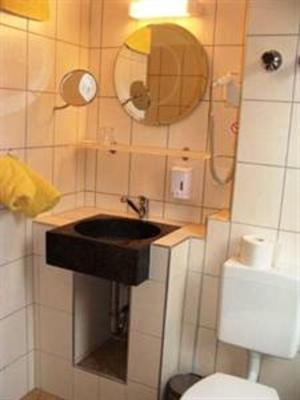 фото отеля Hotel Aviv Am Flughafen Berlin