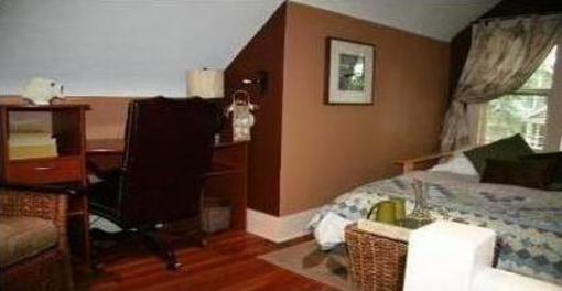 фото отеля River Lee Executive Bed & Breakfast