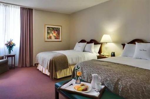 фото отеля Doubletree Hotel Omaha-Downtown