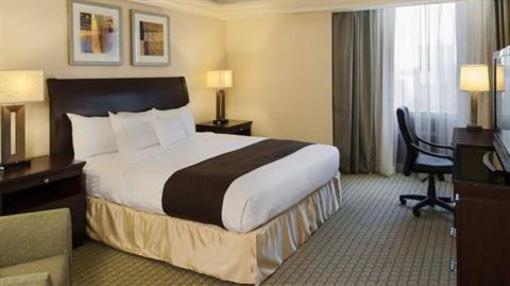 фото отеля Doubletree Hotel Omaha-Downtown