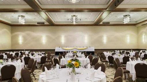 фото отеля Doubletree Hotel Omaha-Downtown