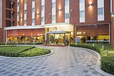 фото отеля Ibis Hotel (Chengdu Yongfeng)