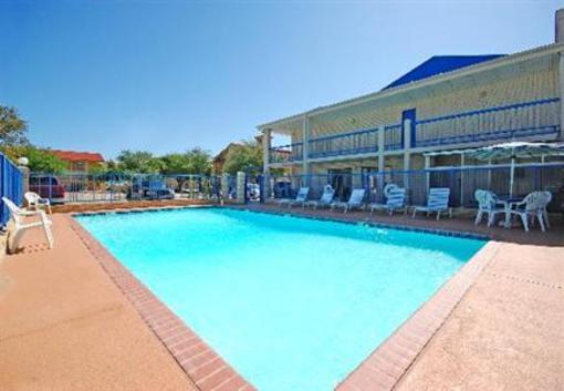 фото отеля Ramada - San Antonio Sea World Area