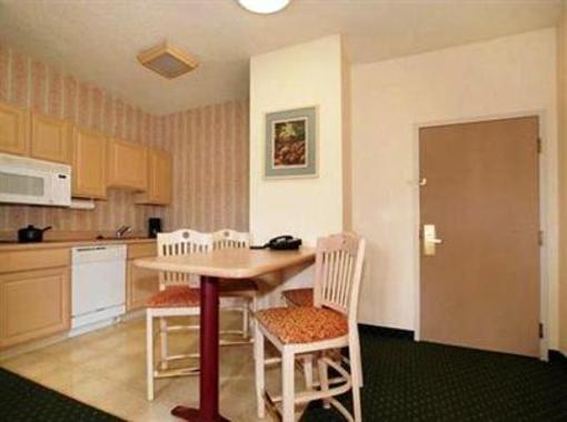 фото отеля Comfort Suites North Fort Wayne