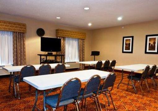 фото отеля Comfort Suites North Fort Wayne