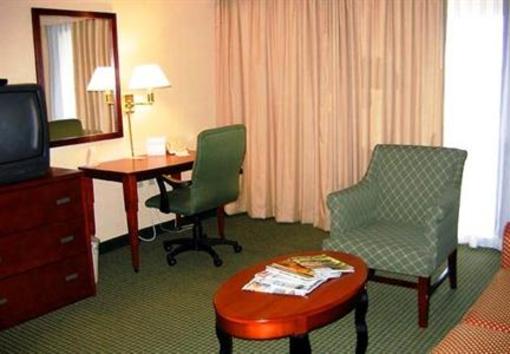 фото отеля Courtyard Hotel Greater Cincinnati Area Florence (Kentucky)
