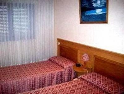 фото отеля Hostal Juan XXIII San Sebastian de Los Reyes