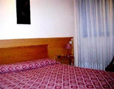 фото отеля Hostal Juan XXIII San Sebastian de Los Reyes