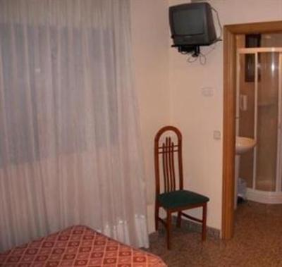 фото отеля Hostal Juan XXIII San Sebastian de Los Reyes