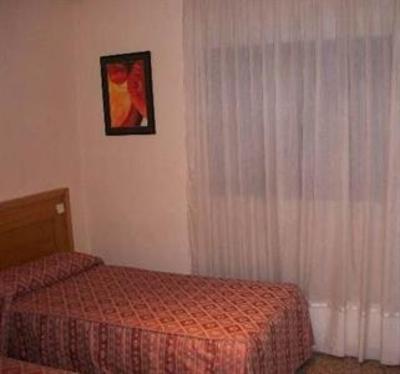 фото отеля Hostal Juan XXIII San Sebastian de Los Reyes