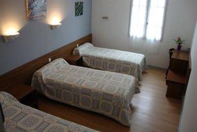 фото отеля Hotel Au Petit Languedoc Lourdes