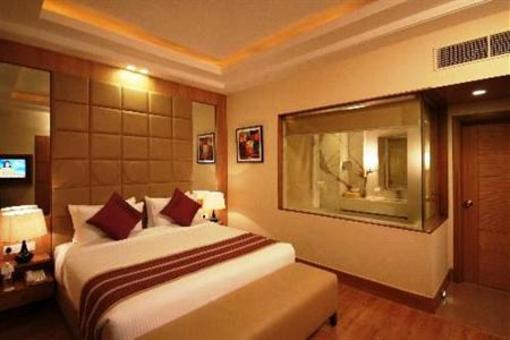 фото отеля Golden Tulip Chattarpur New Delhi