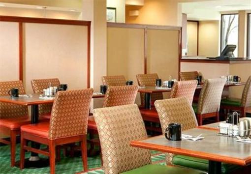 фото отеля Courtyard by Marriott Richmond West