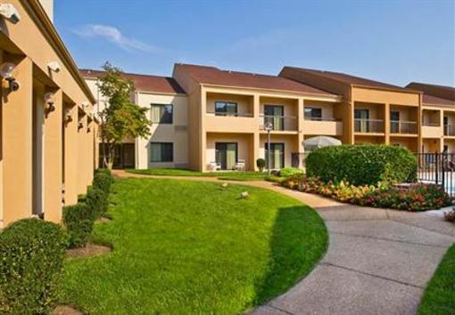 фото отеля Courtyard by Marriott Richmond West