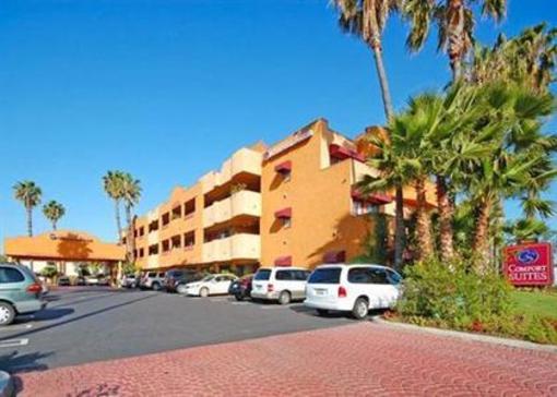 фото отеля Comfort Suites Huntington Beach
