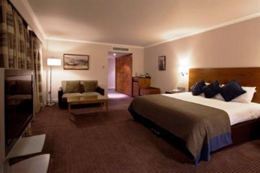 фото отеля Hallmark Croydon Hotel London