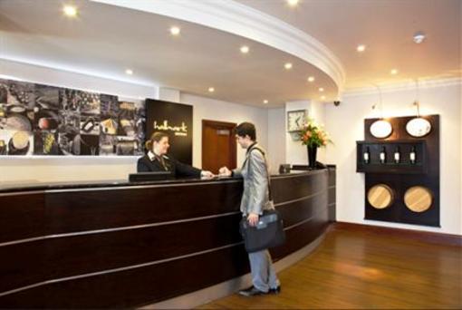 фото отеля Hallmark Croydon Hotel London