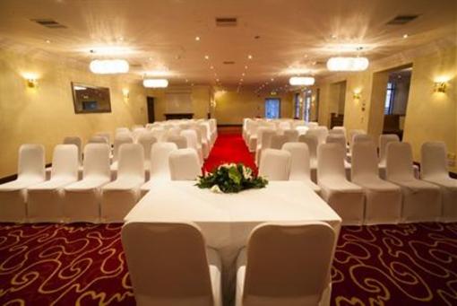 фото отеля Hallmark Croydon Hotel London