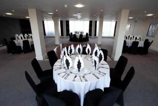 фото отеля Hallmark Croydon Hotel London