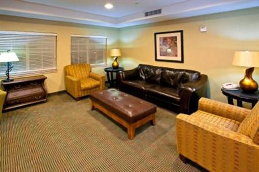 фото отеля Candlewood Suites Indianapolis Airport