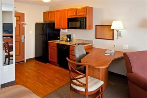 фото отеля Candlewood Suites Indianapolis Airport