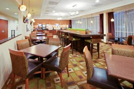 фото отеля Holiday Inn Express Baltimore at the Stadiums