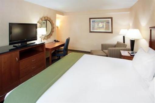 фото отеля Holiday Inn Express Baltimore at the Stadiums