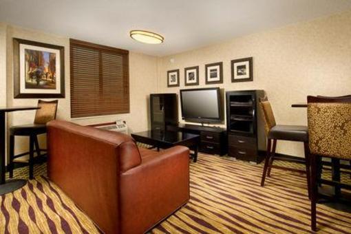 фото отеля Holiday Inn Express Baltimore at the Stadiums