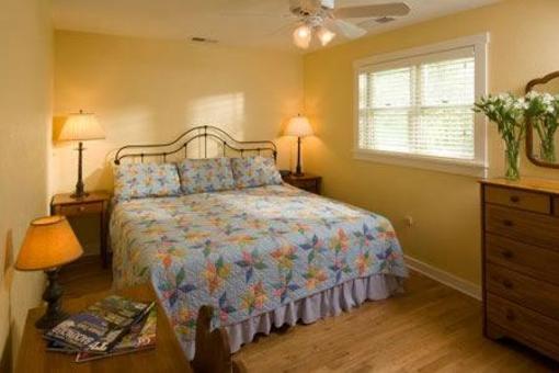 фото отеля Chautauqua Cottages