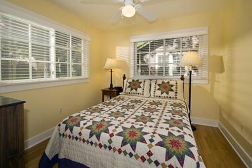 фото отеля Chautauqua Cottages