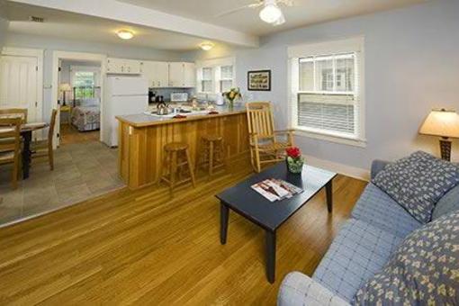 фото отеля Chautauqua Cottages