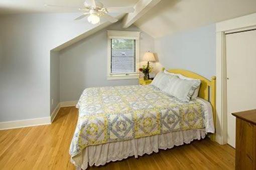 фото отеля Chautauqua Cottages