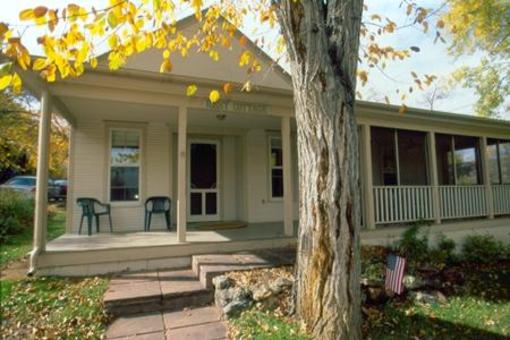 фото отеля Chautauqua Cottages