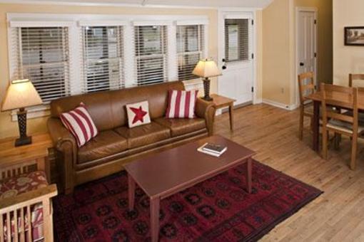 фото отеля Chautauqua Cottages