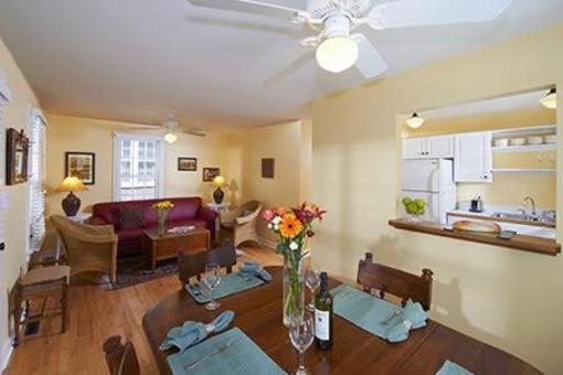 фото отеля Chautauqua Cottages