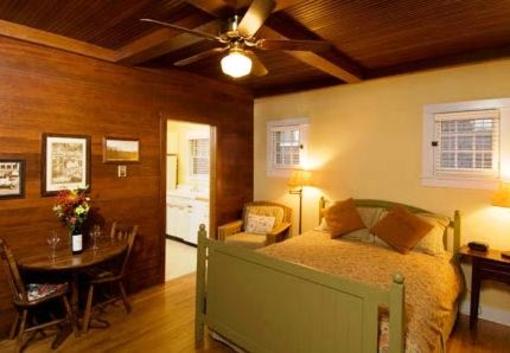 фото отеля Chautauqua Cottages