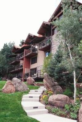фото отеля The Crestwood Condominiums