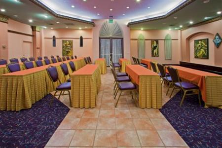 фото отеля Holiday Inn Resort Orlando - The Castle