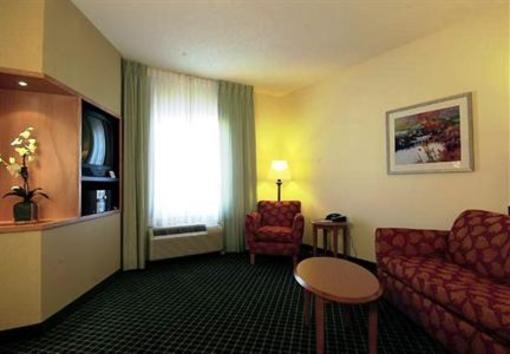 фото отеля Fairfield Inn & Suites Atlanta East/Lithonia