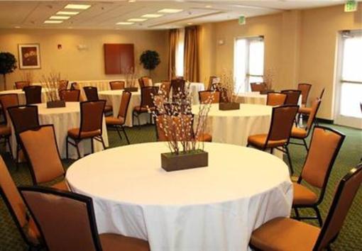 фото отеля Fairfield Inn & Suites Atlanta East/Lithonia