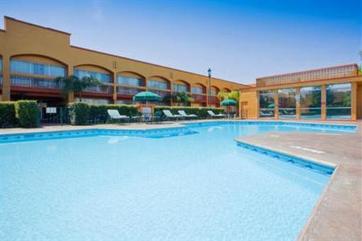 фото отеля Holiday Inn Norte Monterrey